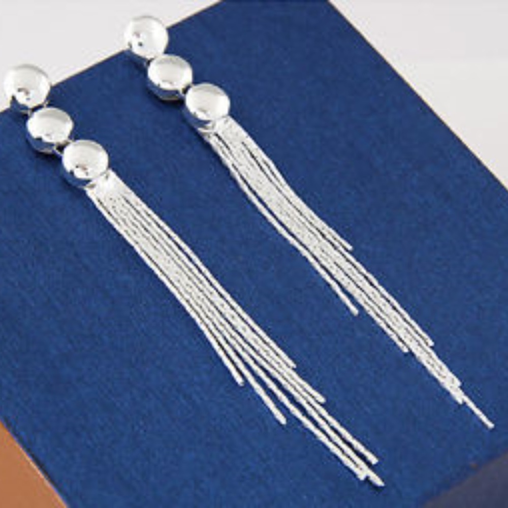 DanglingEarrings